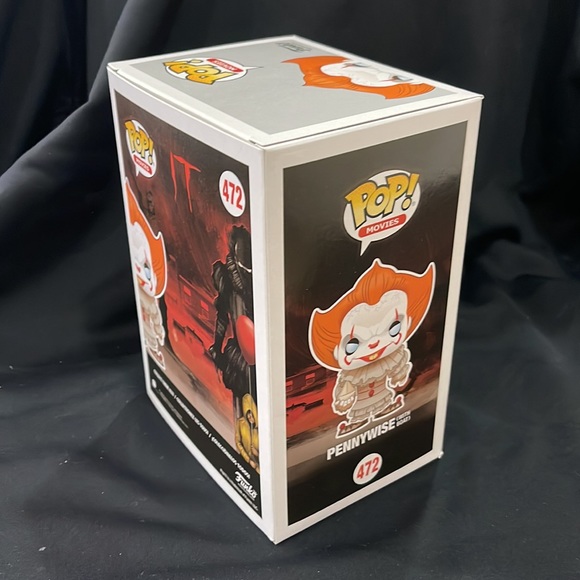 Funko Pop Pennywise with Boat - Picture 2 of 3